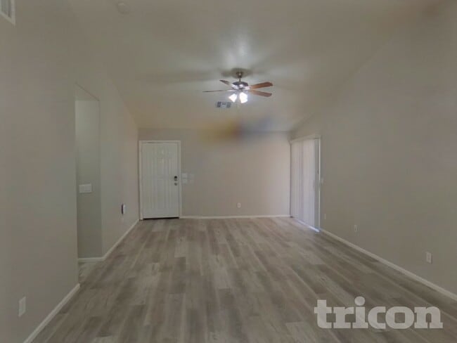 Building Photo - 21854 N Braden Rd