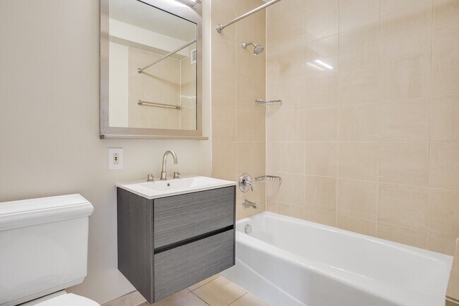 Foto del edificio - 408 W 55th St