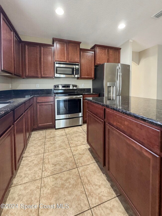 Building Photo - 2580 Snapdragon Dr NW