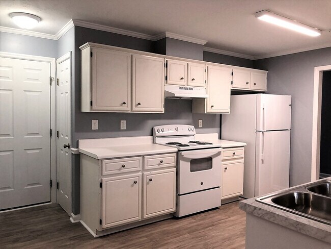 Foto del edificio - 4311 Creekview Dr