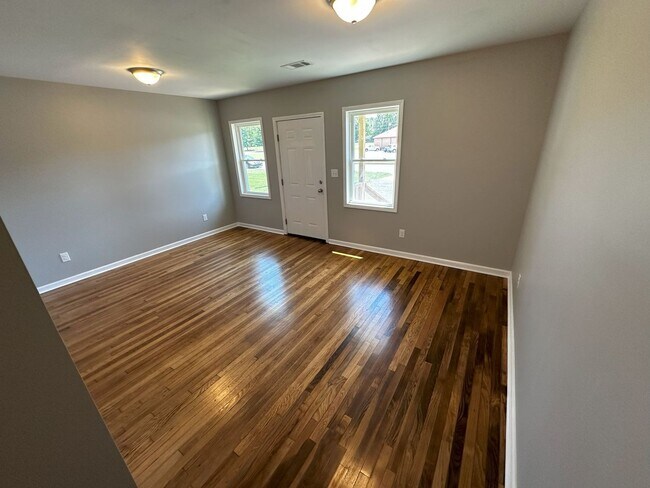 Foto del edificio - Beautifully Remodeled 2 Bedroom / 1 Bath D...