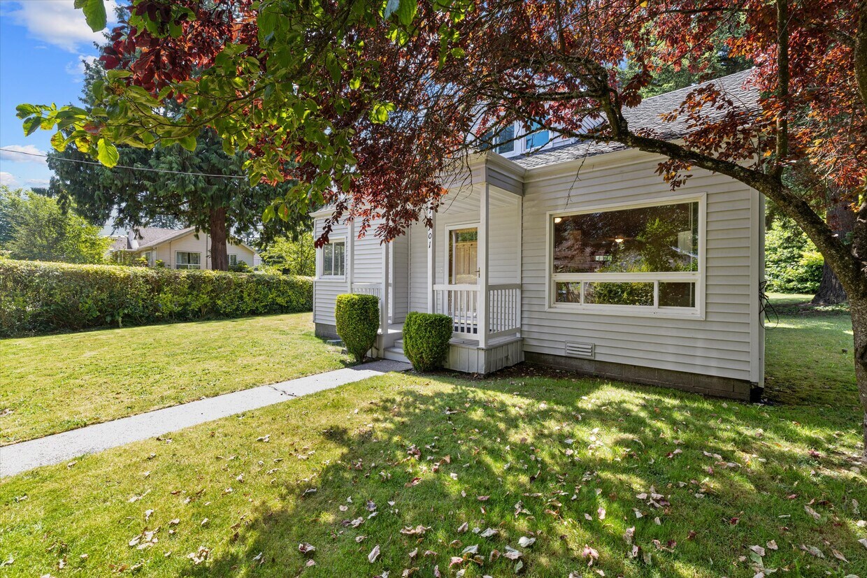 Foto principal - 15701 Stone Ave N