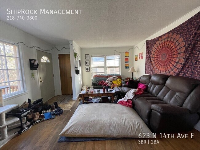 Foto del edificio - 623 N 14th Ave E
