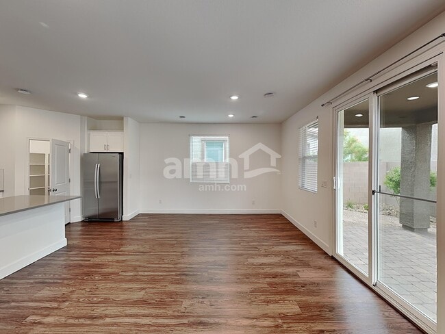 Building Photo - 10180 W Oleta Ave