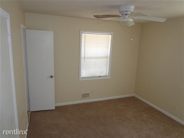 Building Photo - 3745 Cedar Hurst Way