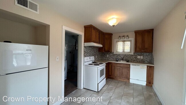 Foto del edificio - 2 br, 1 bath House - 710 W. Mission Ave.