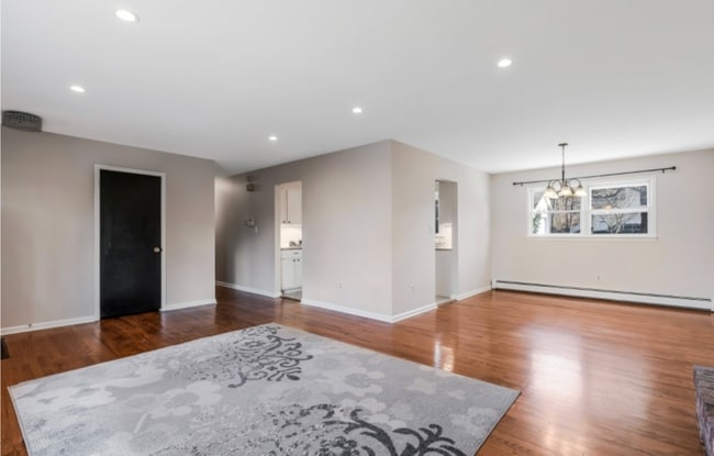 Building Photo - 944 Victor St