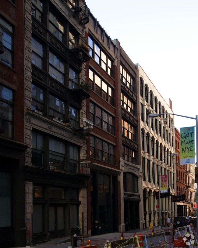 Building Photo - 58 Thomas St