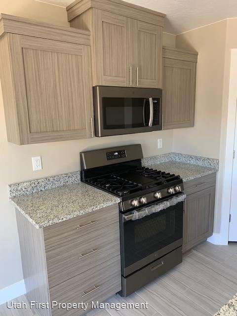 Building Photo - 3 br, 2.5 bath House - 3239 S 840 E #26