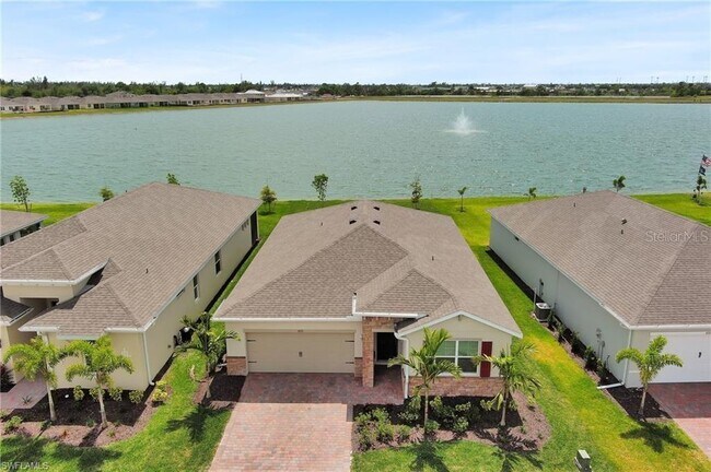 Foto del edificio - 872 Stonewater Lk Ter