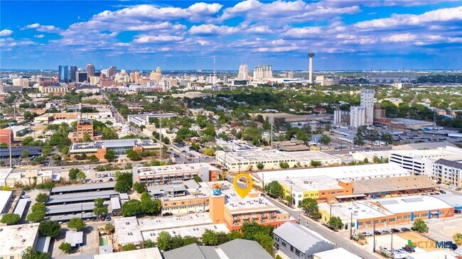 Foto del edificio - 1401 S Flores St