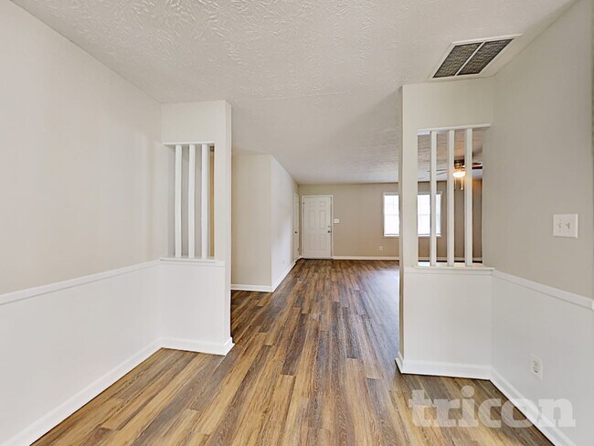 Foto del edificio - 211 Robin Ln