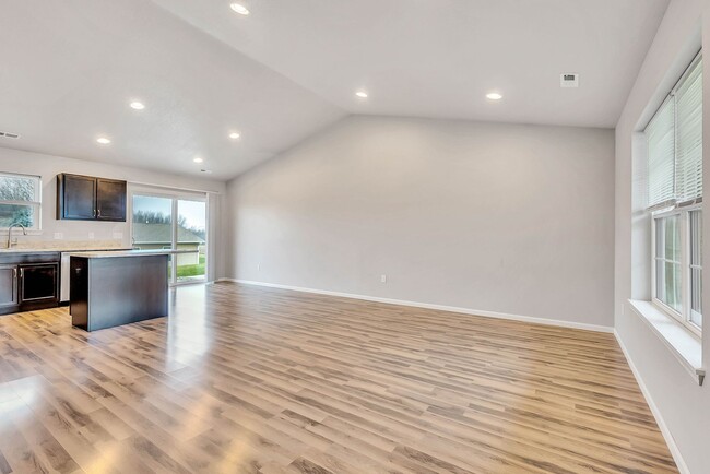 Building Photo - Modern Elegance Beckons at Summerland Park...