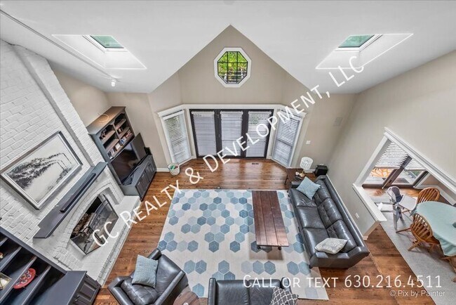 Building Photo - ***CUSTOM BUILT / GLEN ELLYN SCHOOL DISTRI...