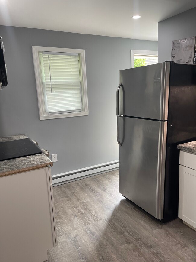 Building Photo - 268 Draper Ave