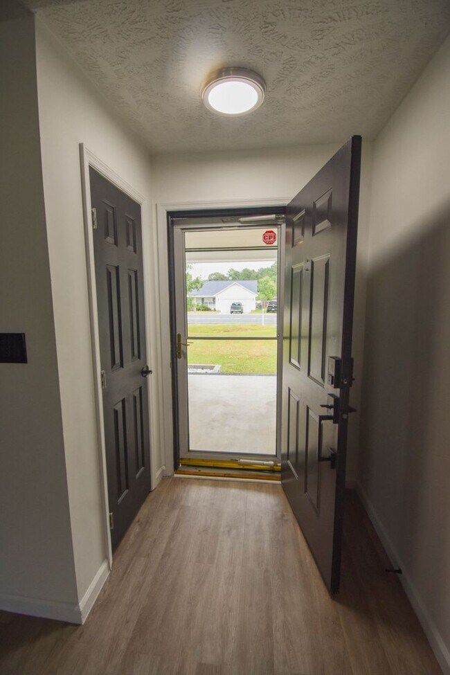 Foto del edificio - 3 Bedroom 2 Bath with Bonus