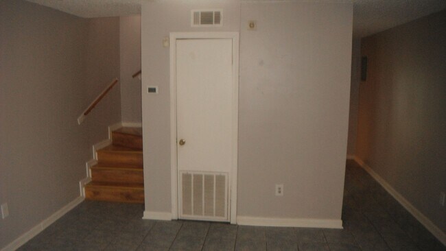Foto del edificio - 12036 Coursey Blvd