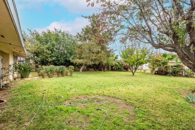 Foto del edificio - 8309 Hall Rd