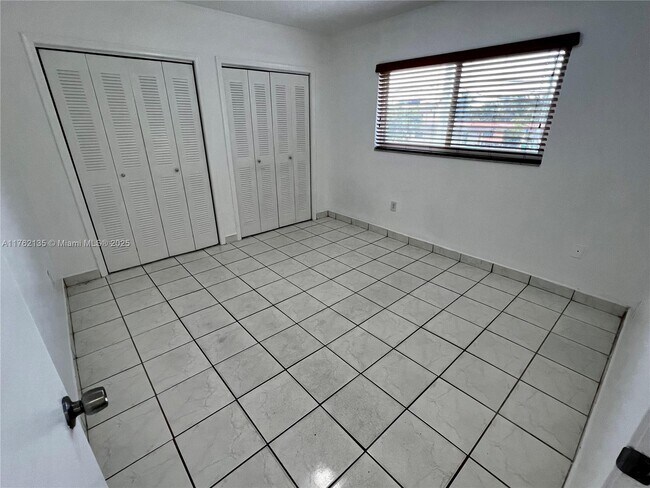Foto del edificio - 2600 NW 14th St