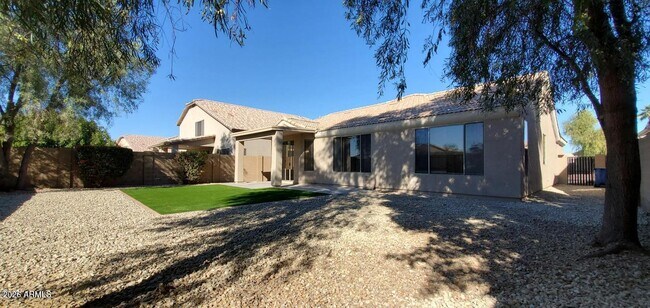 Foto del edificio - 13221 W Jacobson Dr