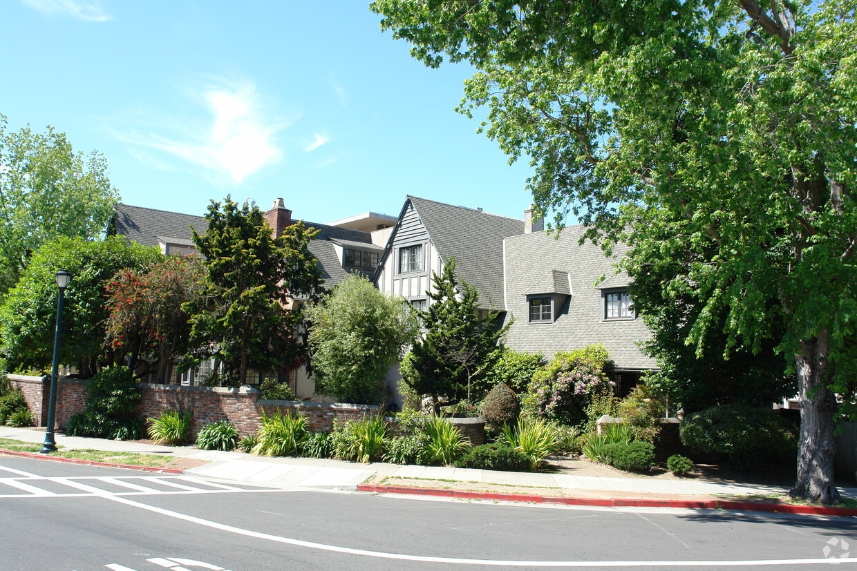 Primary Photo - Berkeley Rooming House