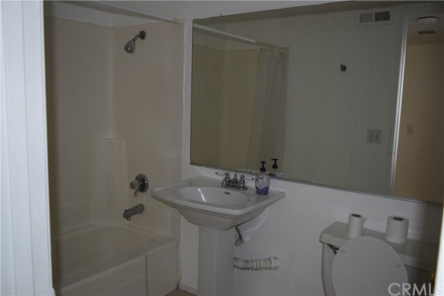 Foto del edificio - 304 E Chestnut Ave