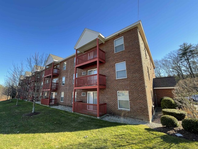 Building Photo - 95 Powers St