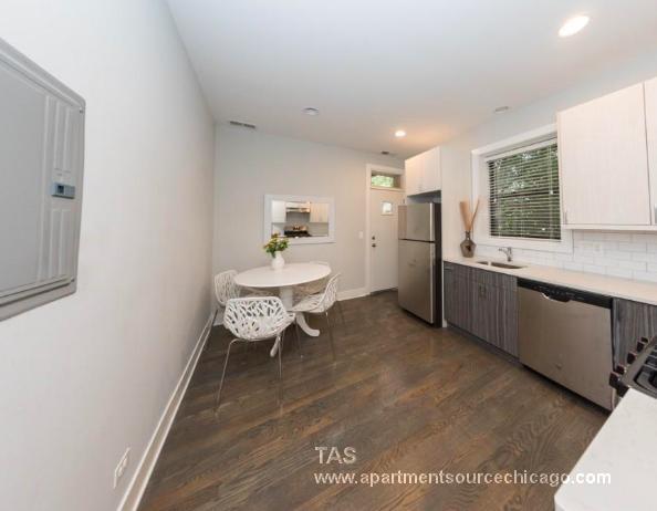 Foto del edificio - 2618 N Rockwell St