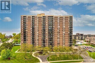 Building Photo - 301 Frances Ave