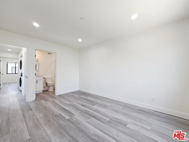 Foto del edificio - 4112 Normandie Ave