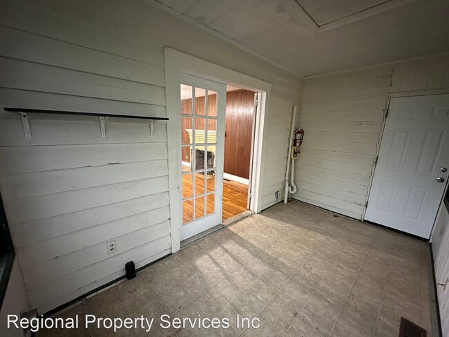 Building Photo - 2 br, 1 bath House - 1115 CRESTVIEW AVE.