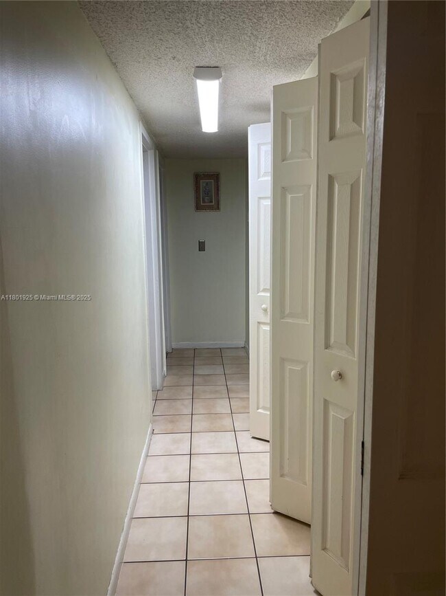 Foto del edificio - 14150 SW 84th St