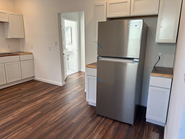 Foto del edificio - 3 br, 2.5 bath House - 417 E Burgess