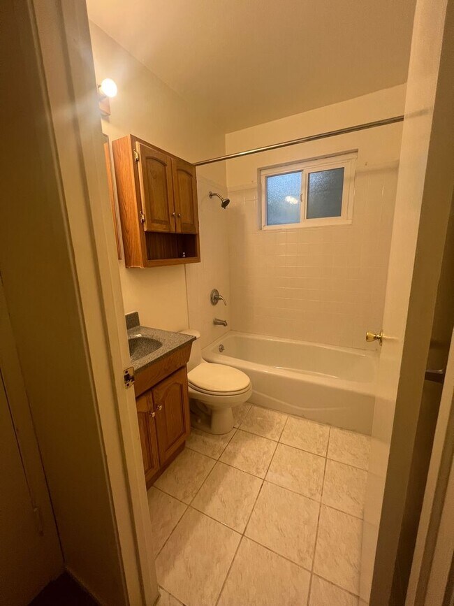Building Photo - Two bedroom one bath apartment in Milpitas...