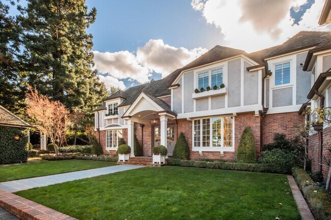 Building Photo - 25500 Burke Ln