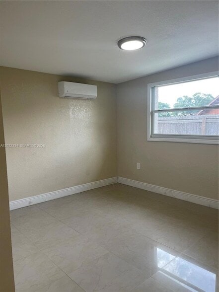 Building Photo - 4617 Navarre Ave