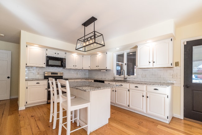 Building Photo - 37 N Chapman Rd