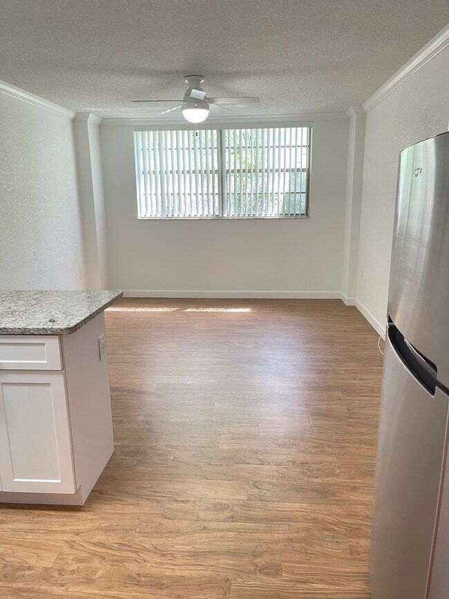 Building Photo - 177 Ocean Ln Dr