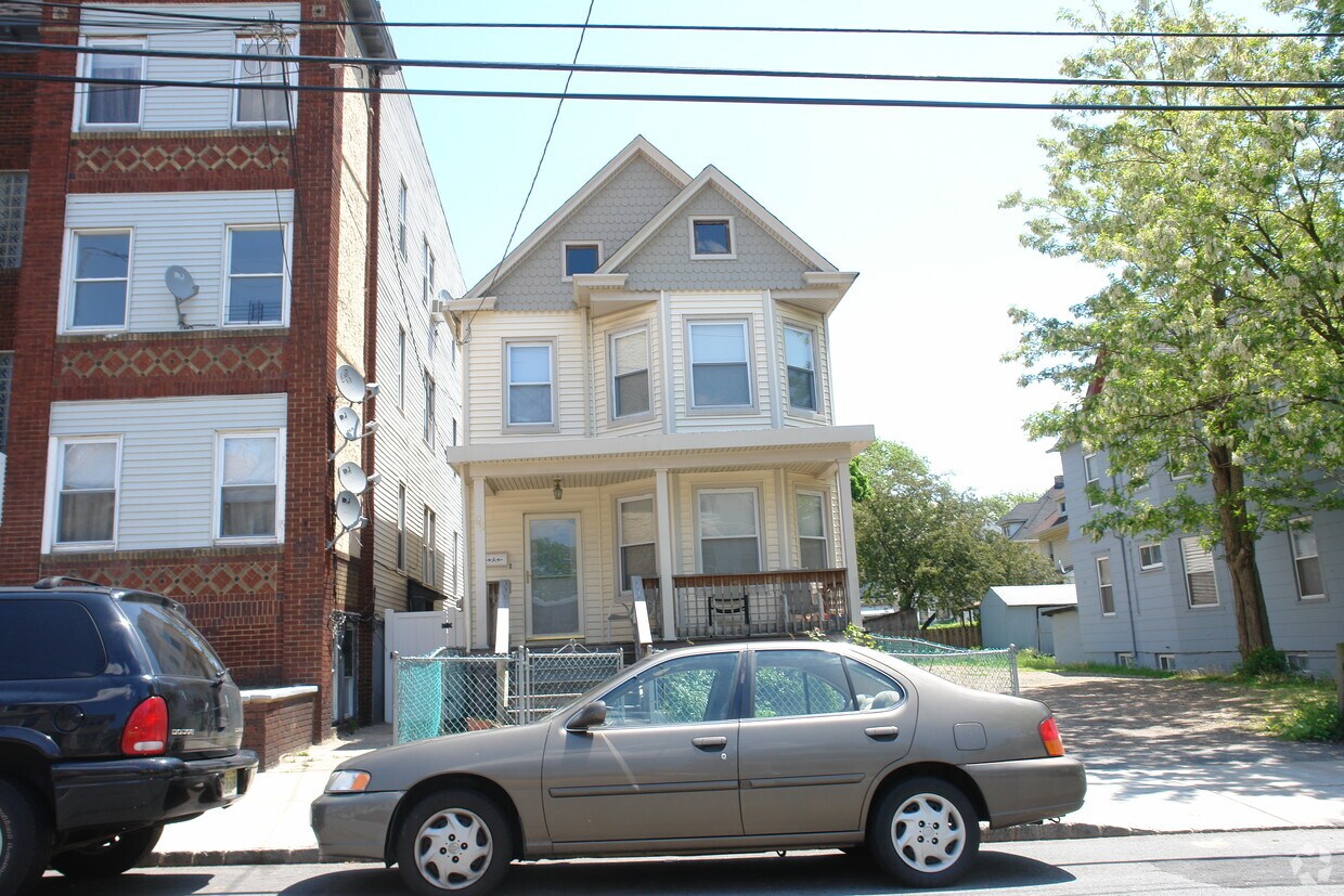 Primary Photo - 100 State St