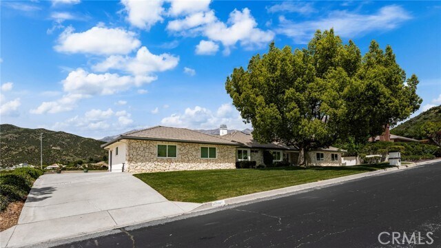 Building Photo - 36608 Oak Ridge Dr