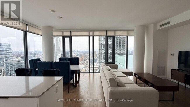 Building Photo - 20 Lombard St