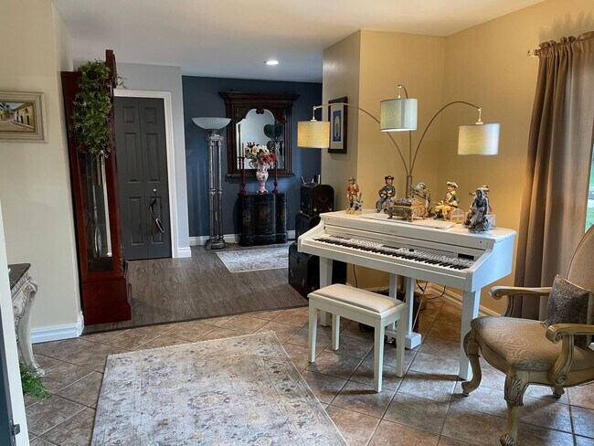 Foto del edificio - Shelby Twp Custom Ranch- 3 Bedrooms, 2 Bat...