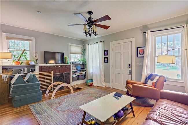 Foto del edificio - 3 bed 2 bath Home in Historic Belhaven