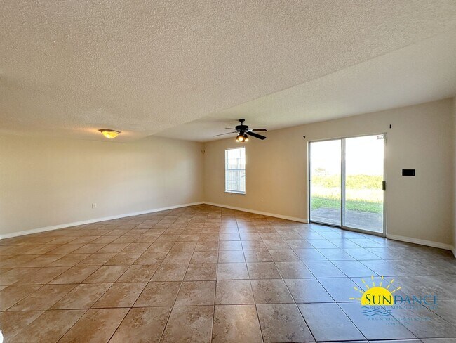 Foto del edificio - Great 3 Bedroom Townhouse in Fort Walton B...