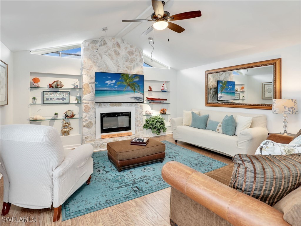 Foto principal - 955 Iris Ct