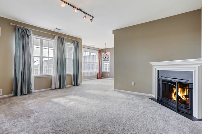 Building Photo - 231 Mill Pond Way
