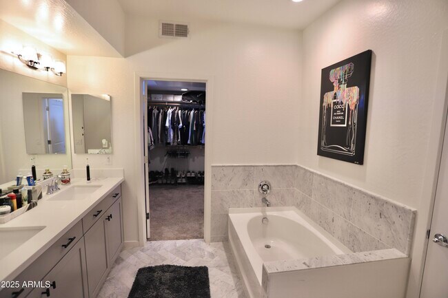 Foto del edificio - 2315 N 52nd St