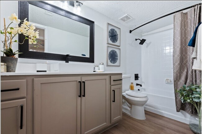 Foto del edificio - 12001 Metric Blvd