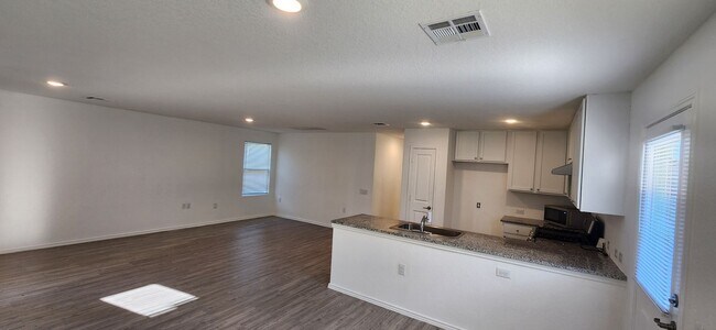 Foto del edificio - Thea Meadows-4-bedroom, 2 baths
