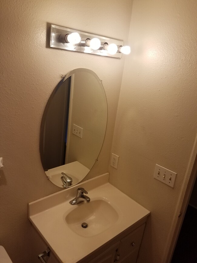 Bathroom 2 - 9830 Southwest Lookout Terrace